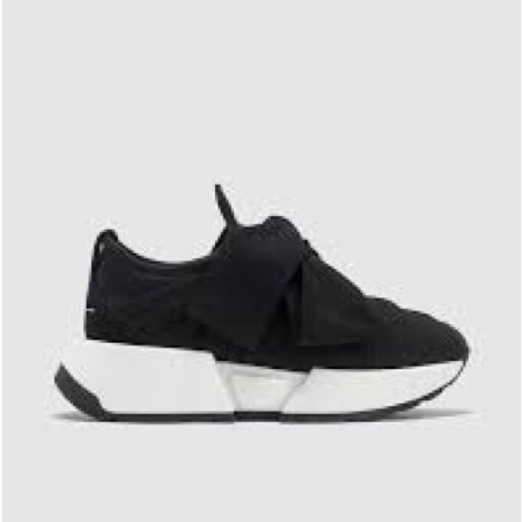 Authentic Maison Margirla platform bow tie sneaker - Picture 6 of 6